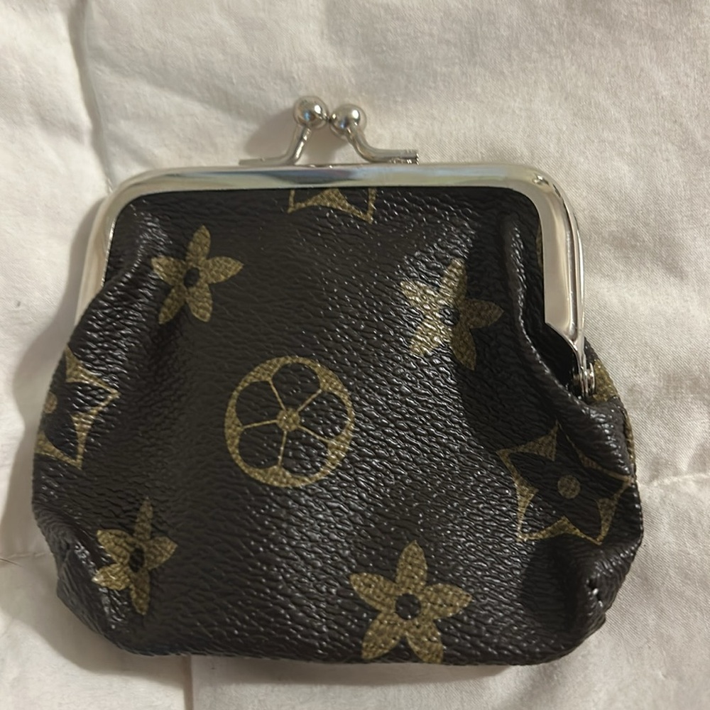 Elegant Brown and Gold Fashion Women's Coin Purse - Picture 2 of 3
